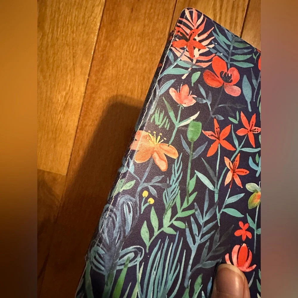 Floral Patterned kindle paperweight Case